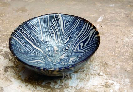 水纹小陶碗