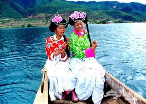 泸沽湖：恋爱季节 寻找那朵爱情的花