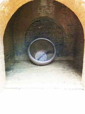 郑和团队高层墓无棺无尸 专家建议墓葬原址保护[墙根网]