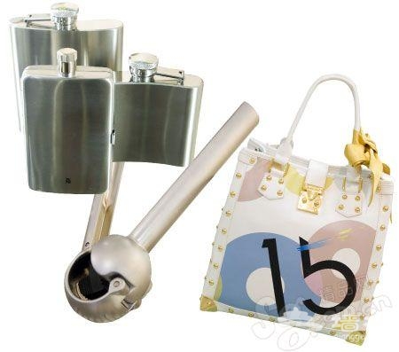 白底金属装饰提包，白领，15000元 　　酒壶，WMF，大550元，小500元 　　坚果夹，WMF，698元