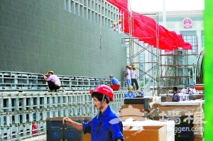 天安门广场巨屏将成保留景观 新屏幕正在更换