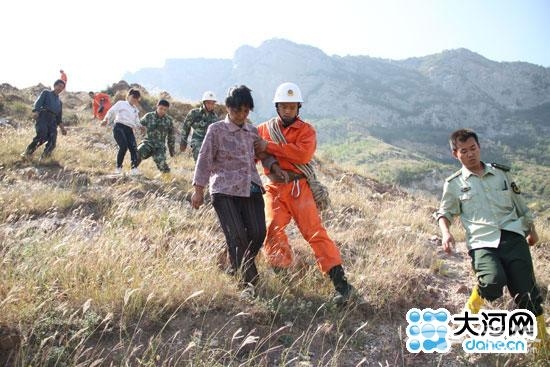 濮阳仨游客逃票爬山进景区 被困悬崖17小时[墙根网]