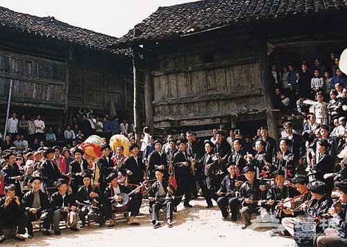 布依族的“八音坐唱”