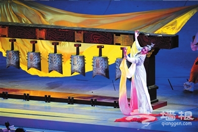 “磁悬浮编钟”亮相闭幕式[墙根网]