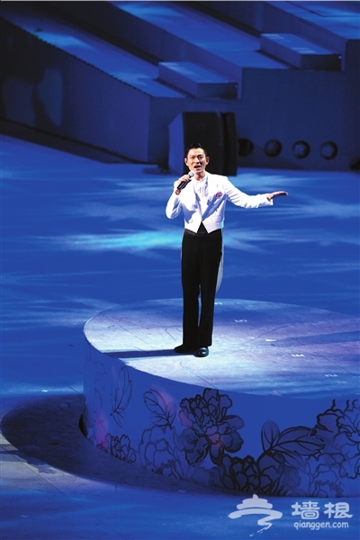 “磁悬浮编钟”亮相闭幕式[墙根网]