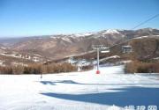 南山滑雪场：休闲为主戏雪赏雪为辅