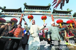 北京前门“天街年市”开市送福