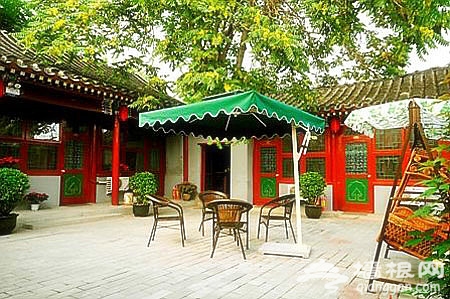 住进四合院酒店 品味老北京
