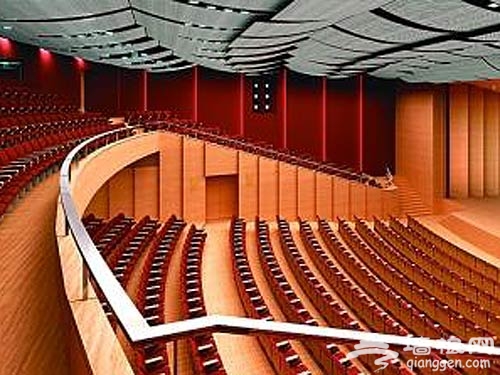 新国博新在哪儿？剧场座椅排距有105厘米