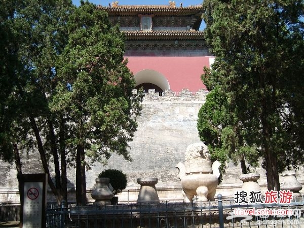 十三陵之定陵 图片来源：锦瑟流年（搜狐博客）