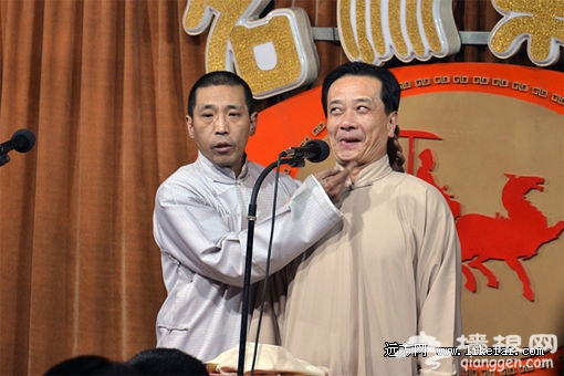 看看咱这张脸,就是说相声的脸啊! 摄影:huaneg 看看咱这张脸,就是说相声的脸啊! 摄影:huaneg