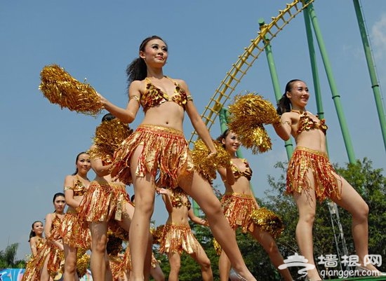 北京欢乐谷五一相聚：娱味十足 律动初夏