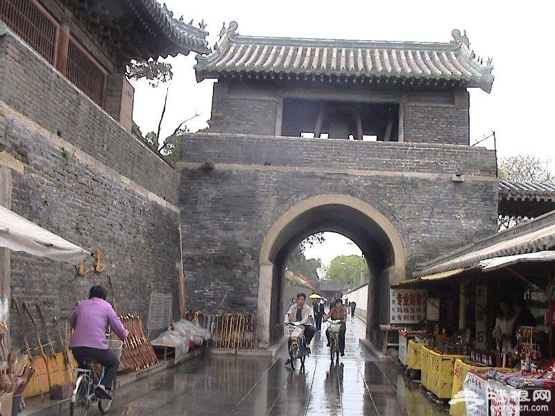 阙里街钟楼