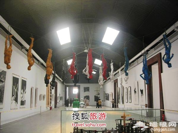 宋庄里的艺术展览 来源：梅桑榆（搜狐博客）