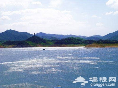 京郊避暑游：金海湖上&ldquo;贴水飞行&rdquo;