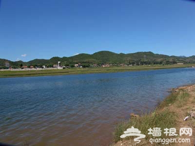 京郊避暑游：金海湖上“贴水飞行”
