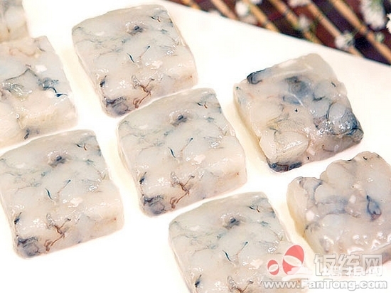 夏天吃火锅 更具豪爽情[墙根网]