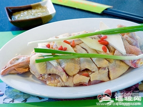 夏天吃火锅 更具豪爽情[墙根网]