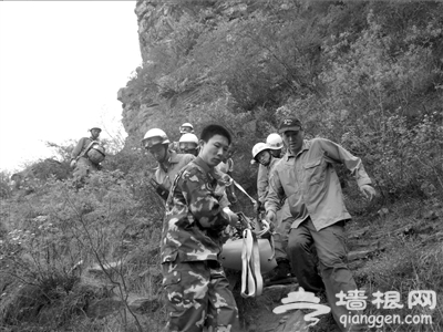 房山警方救助9名受困驴友 年龄最小者仅7岁[墙根网]