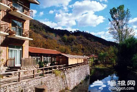 水岸山吧：乡村野趣别样情