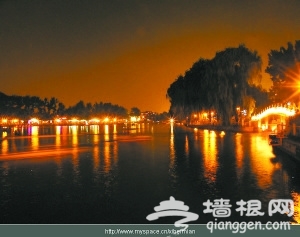 拆灯箱灯笼重现古都意韵 什刹海将减亮还原夜色