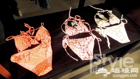 刷绿漆进行时：京城扮嫩小店大搜索[墙根网]