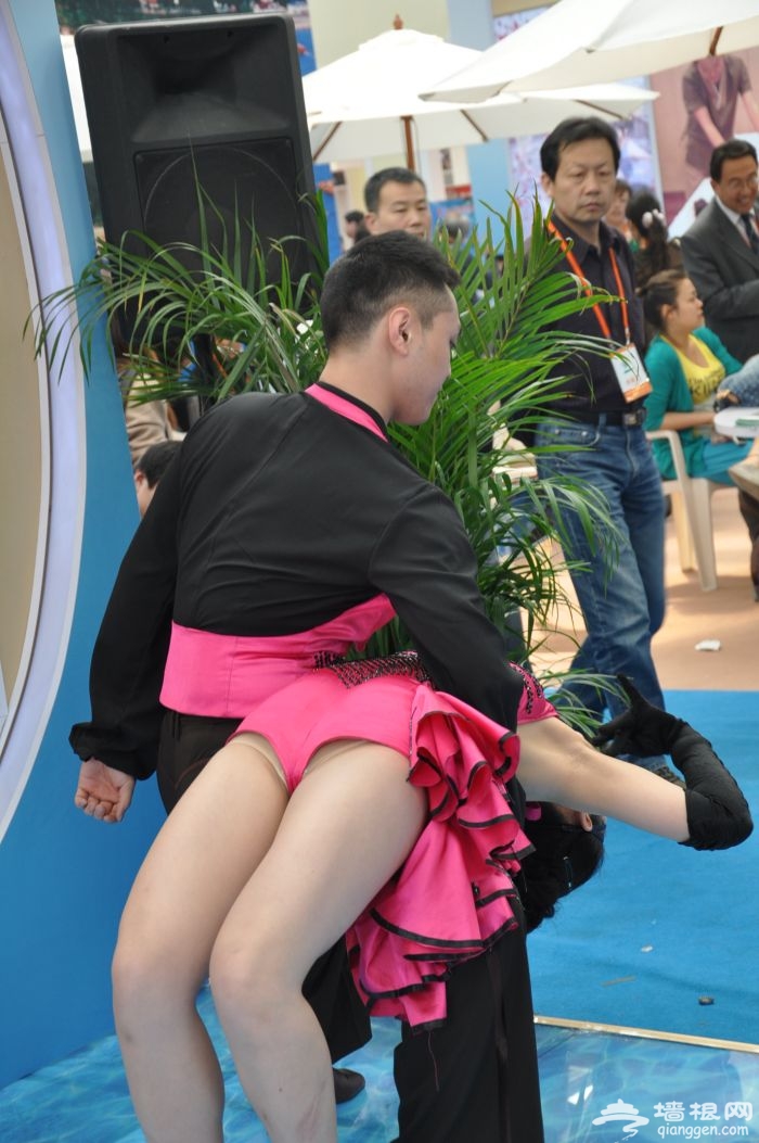 旅交会现场精彩表演[墙根网]