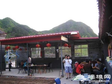 庄户：躺在摇椅上看长城 大山环抱中的小山村[墙根网]