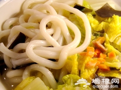 夏日一碗冰凉面！[墙根网]