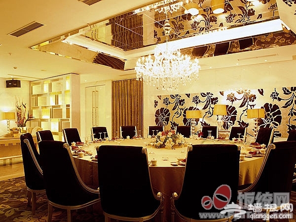又是一年高考时 答师庆功何处去[墙根网]