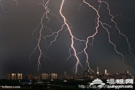 突遇暴雨 北京“看海”全攻略[墙根网]