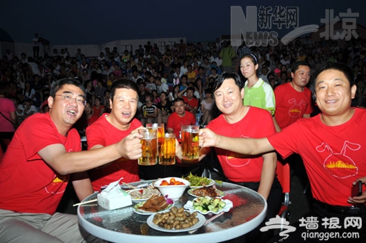 "狂欢怎能没有你" 北京欢乐谷举办2011狂欢节[墙根网]