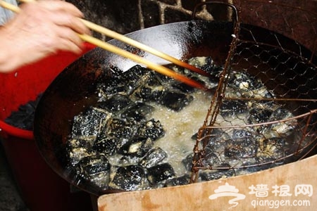 迎风能臭40里 京城最&ldquo;臭&rdquo;名远扬的臭豆腐