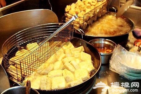 迎风能臭40里 京城最“臭”名远扬的臭豆腐