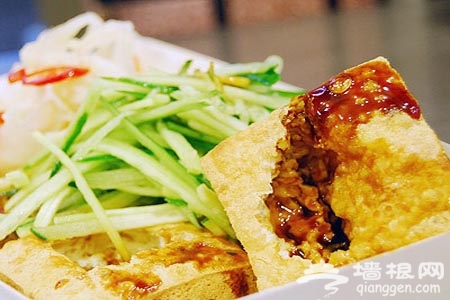 迎风能臭40里 京城最“臭”名远扬的臭豆腐