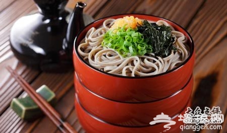 招牌凉面名不虚传 夏日最凉爽小吃