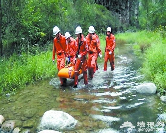 游客登山摔倒受伤 获消防人员救助[墙根网]