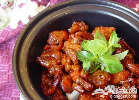 酱汁醇厚肉质软滑 无敌下饭三杯鸡