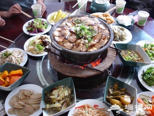 上班族周末必吃美食 乡间淳朴食物调情[墙根网]