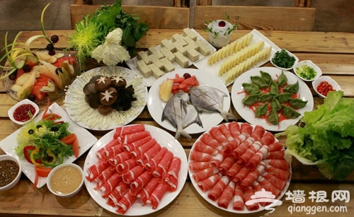 新西兰小镇推出“毛利人火锅”年夜饭