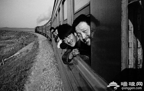 中国人在火车上的生活！（墙根网邀您一起分享）