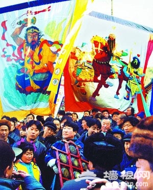龙年元宵节 京郊赏冰灯看民俗