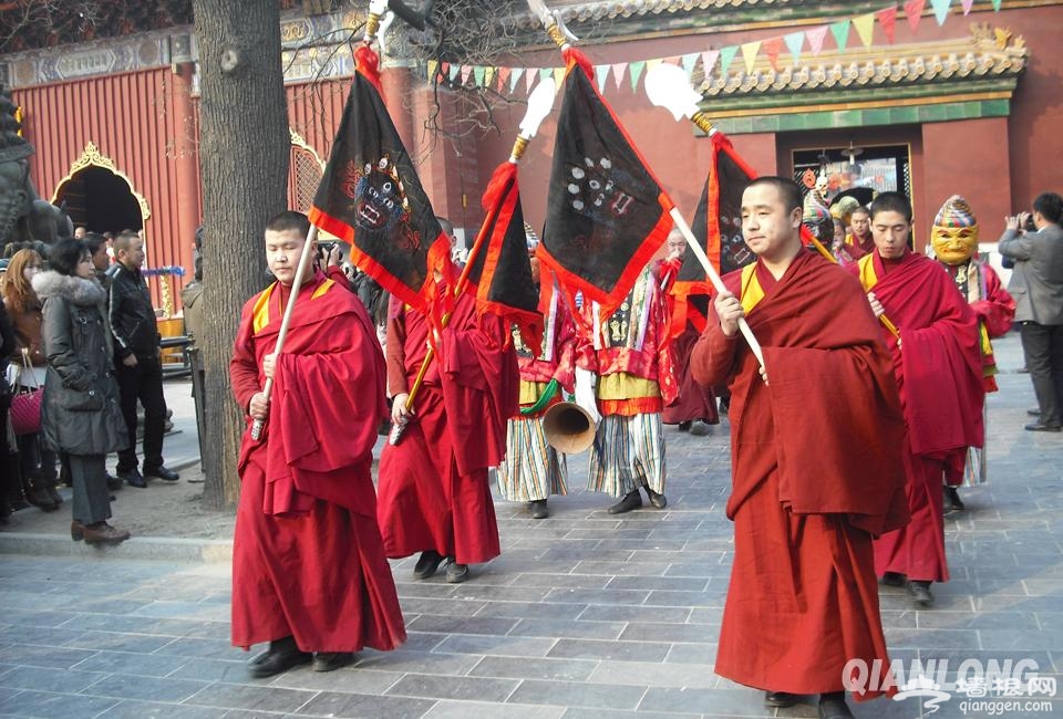 北京雍和宫举行“打鬼”仪式 祈求新年吉祥[墙根网]