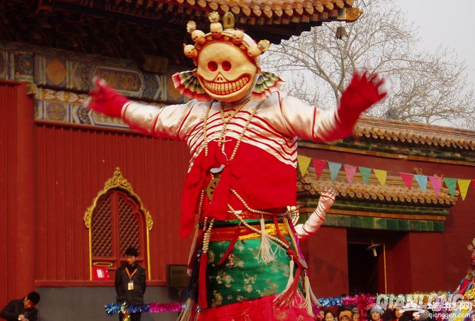 北京雍和宫举行“打鬼”仪式 祈求新年吉祥[墙根网]