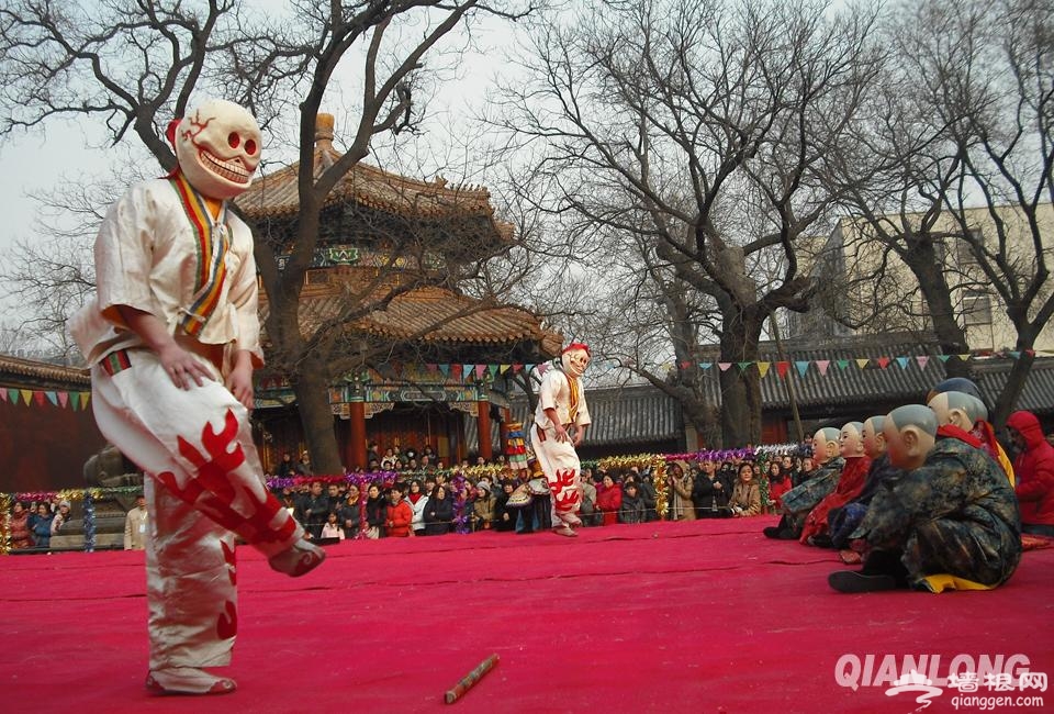 北京雍和宫举行“打鬼”仪式 祈求新年吉祥[墙根网]