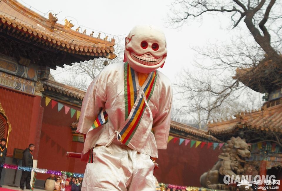 北京雍和宫举行“打鬼”仪式 祈求新年吉祥[墙根网]
