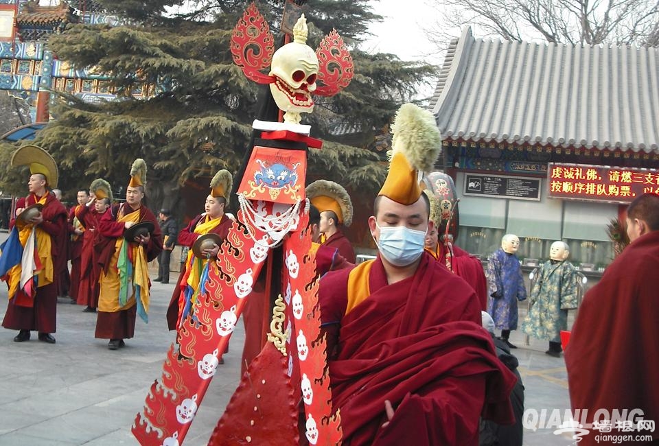 北京雍和宫举行“打鬼”仪式 祈求新年吉祥[墙根网]