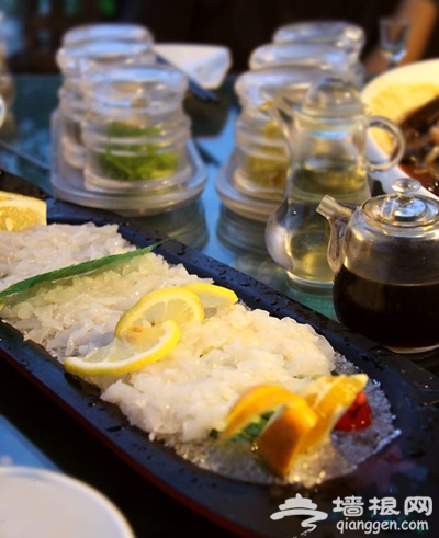 西海鱼生 京城里的西湖苏堤