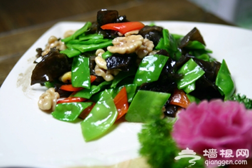 云起茶餐厅 行到水穷处 坐看云起时