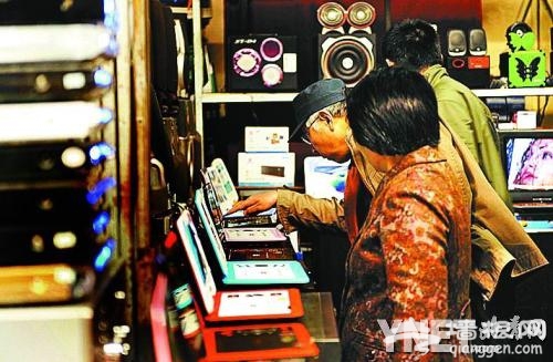 城南旧货市场即将关门 市民忙“抄底”(图)